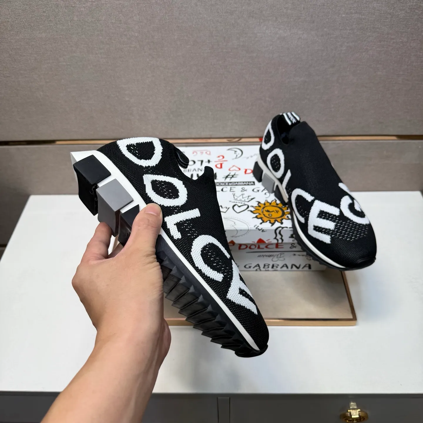 ⬛️Men's shoes 💰p340【DG～】couple casual shoes, 2025z cabinet sales simultaneously 🔶Size: 35-44#️⃣ 🔷1 color🔜The upper is made of multi-material splicing➕Mesh lining, comfortable and breathable, sole: original comfortable, wear-resistant and non-slip outsole, ⚠️Real shot📱Photographed🎬The real thing is better📢📢📢
